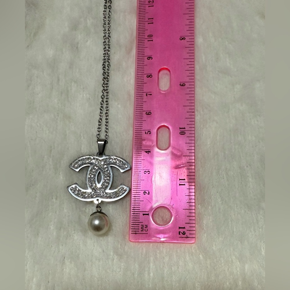 Silver Crystal Pendant Necklace with Pearl Drop - Picture 6 of 7